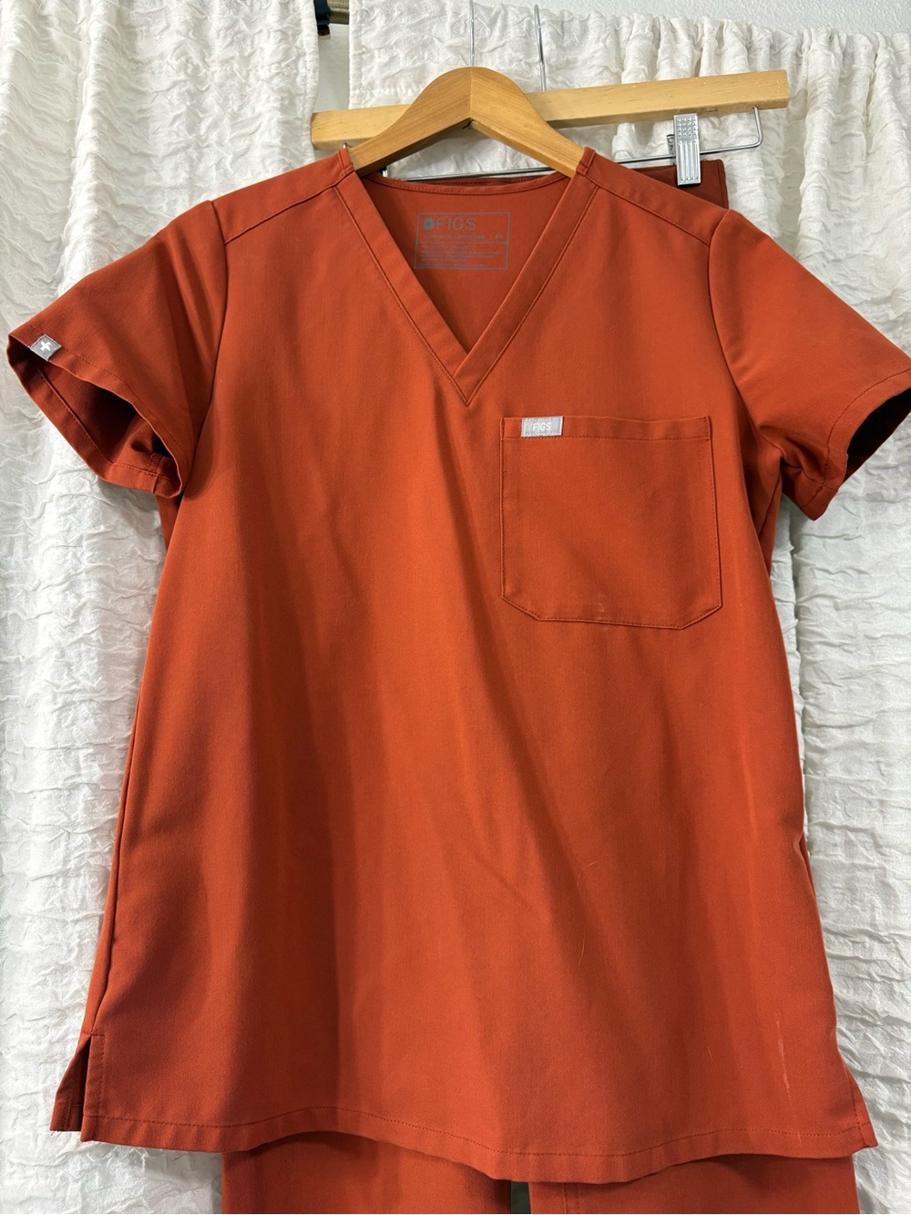 Cotton On burnt orange scrub set